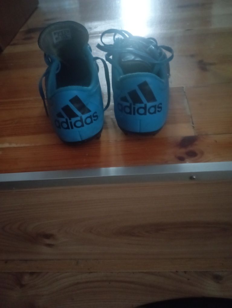 Halówki korki do piłki nożnej Adidas. Rozmiar 39