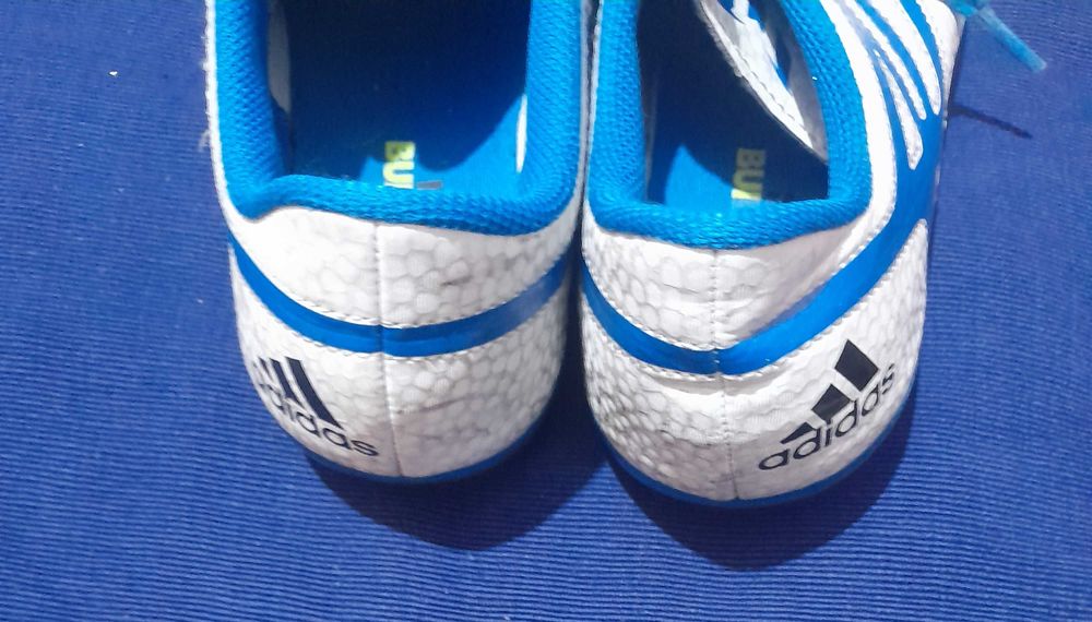Chuteiras adidas 36
