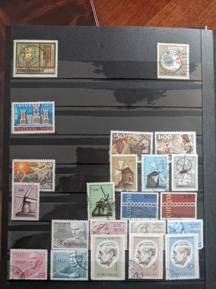 Coleção de 500 selos antigos, maioria portugueses