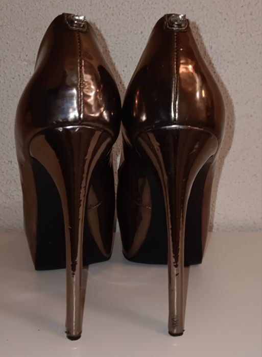 Belo sapato de festa