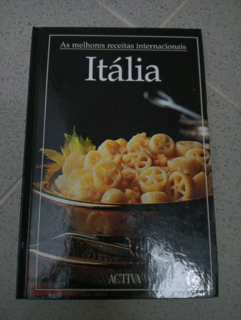 Itália	Coleção As melhores receitas internacionais 			Como Novo!