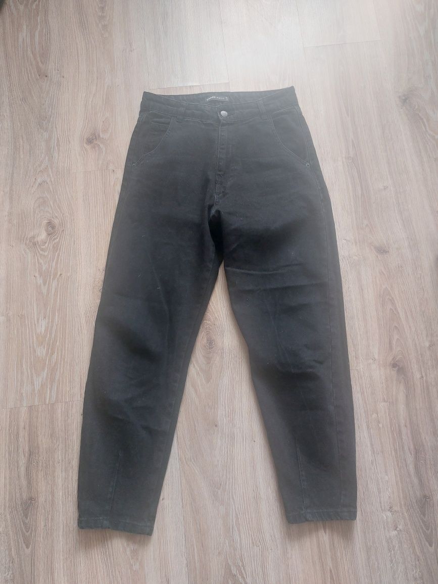 Czarne spodnie cropp