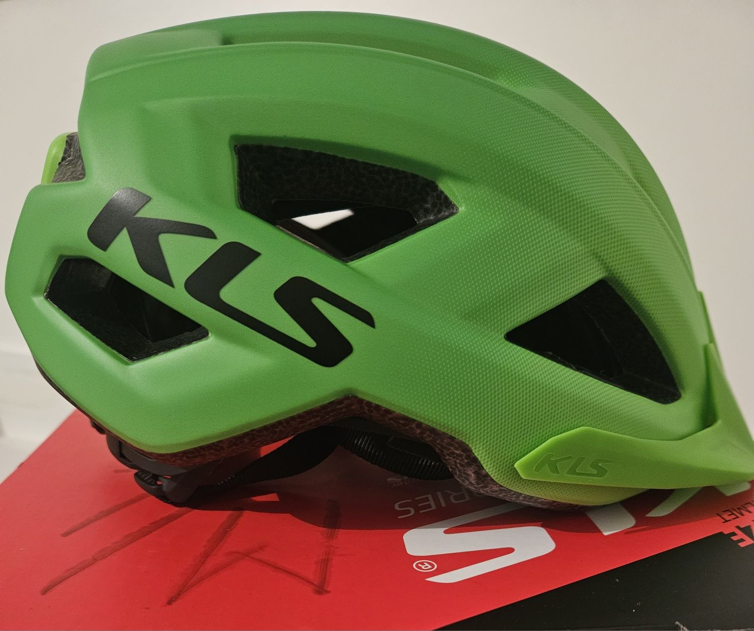 Nowy Kask Kellys Daze M-L 55-58