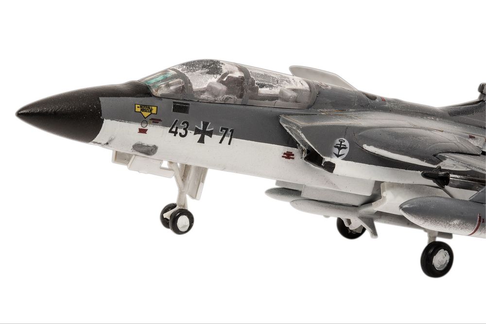 SAMOLOT model 1/144 Revell 03783 PANAVIA TORNADO IDS/GR.1
