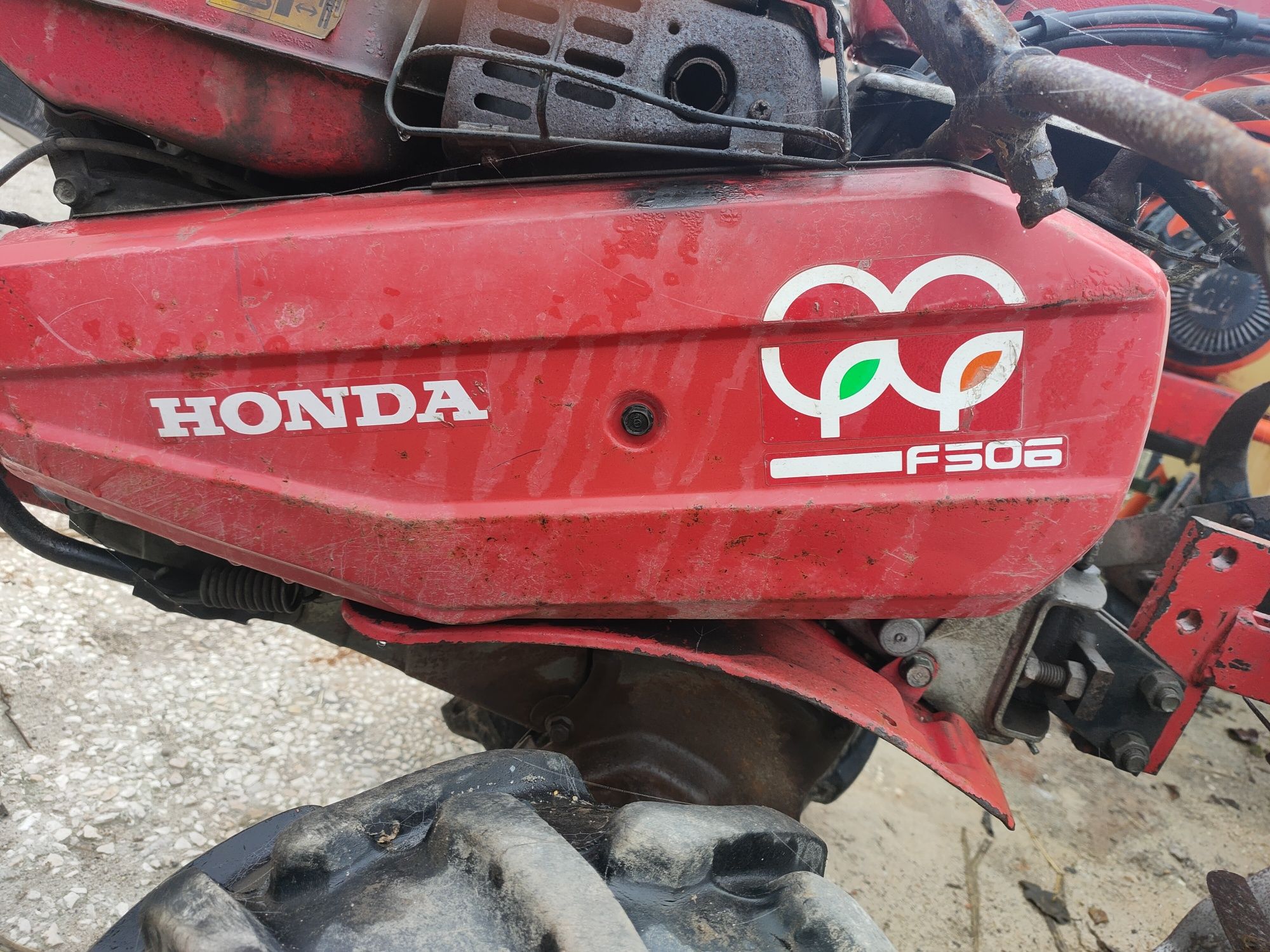 Motocultivador Honda F506 Em Excelente Estado com Acessórios Incluido