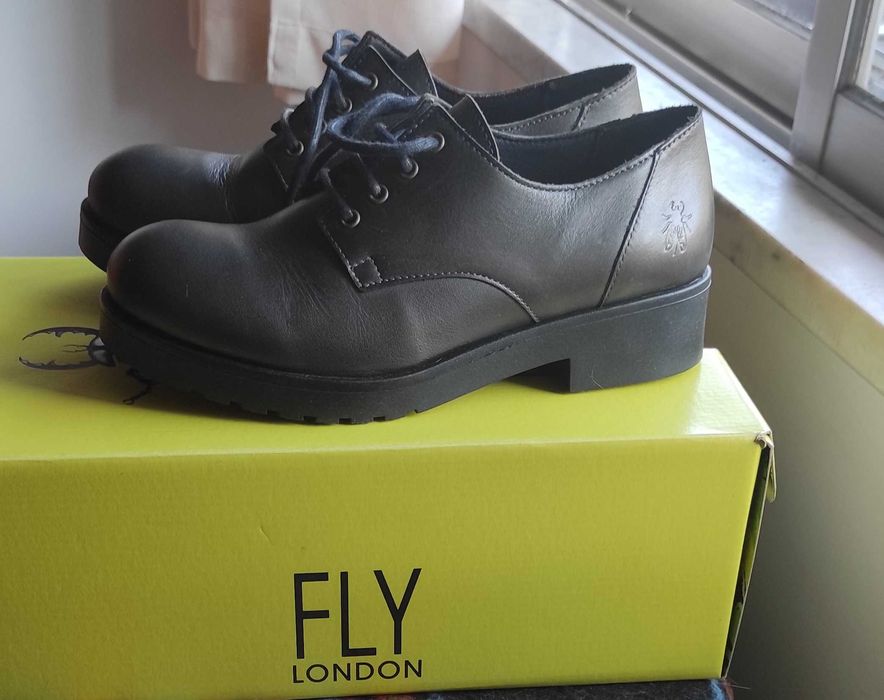 Sapatos fly london