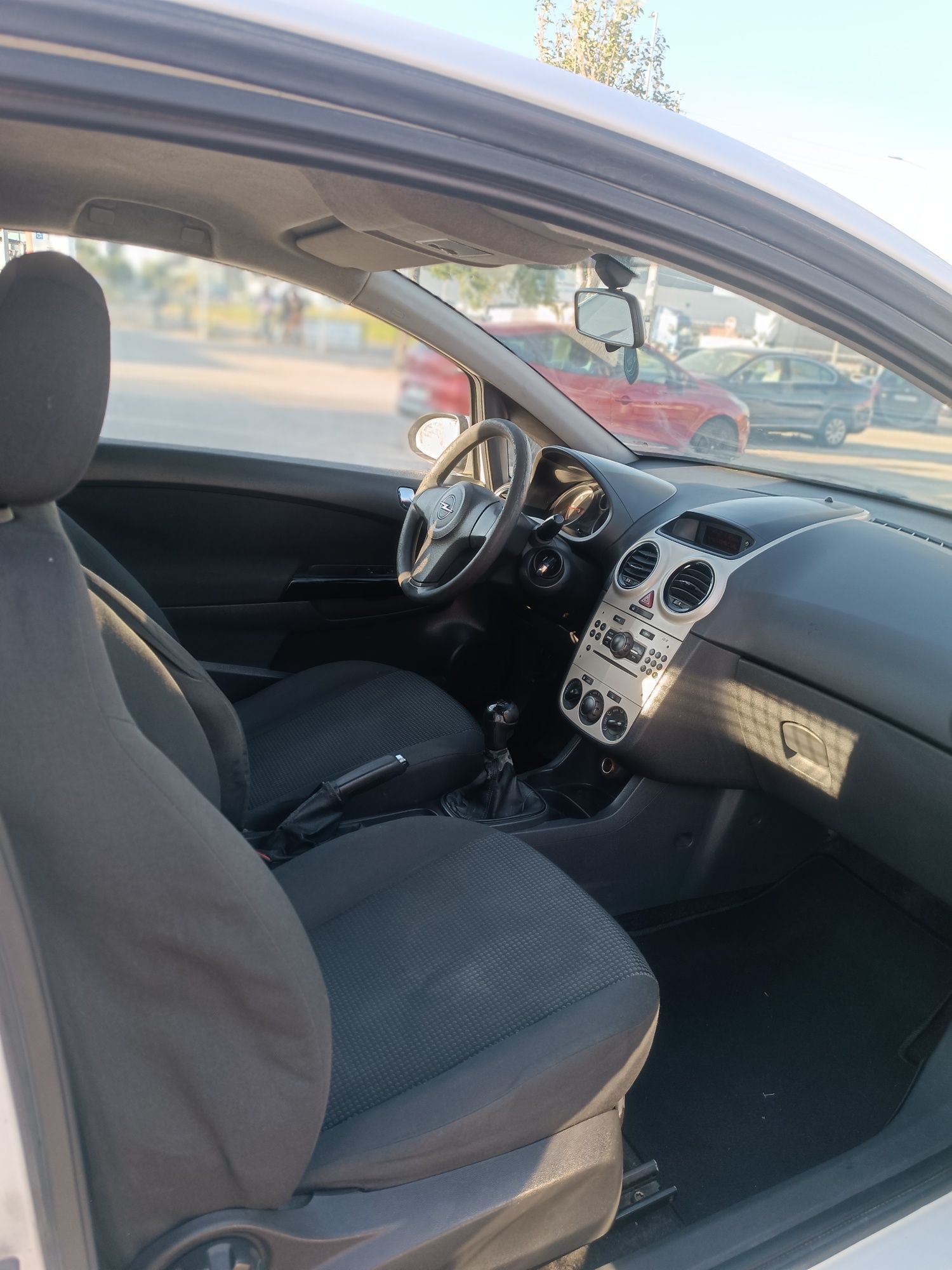 Corsa D comercial