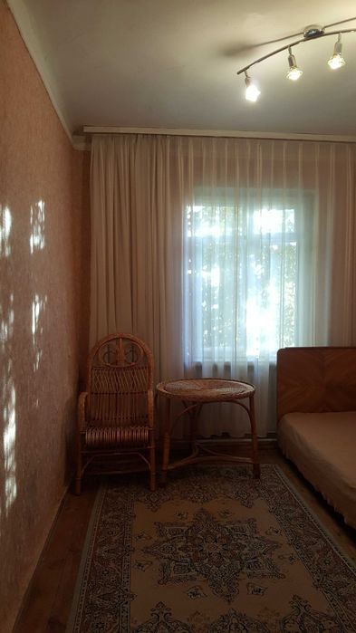 Автовокзал, Чайка, студентці або дівчині працюючій