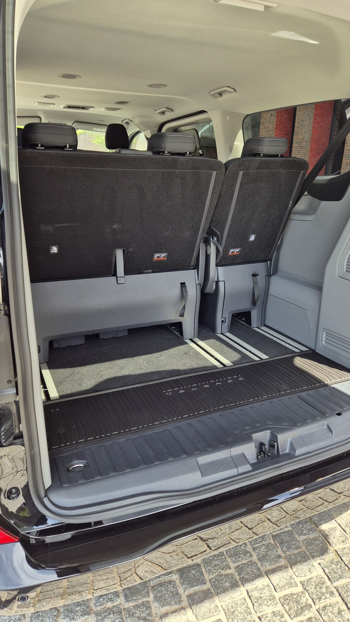 Wynajem 2024 Tourneo Custom 170km, automat BUS Premium 8 osób