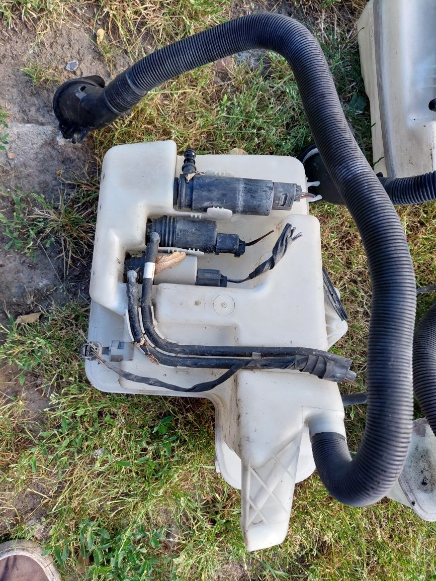 Zbiorniczek Płynu Spryskiwaczy BMW E60 E61