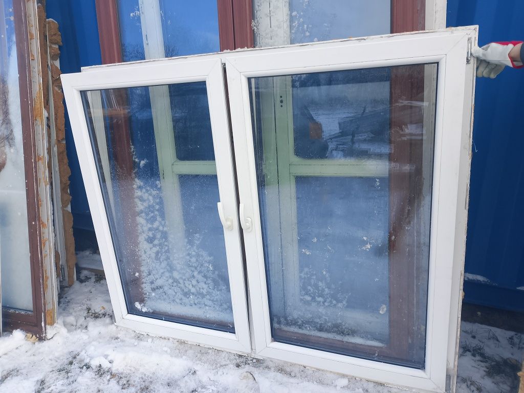 Okno 176x143 orzech plastikowe rozwierno uchylne