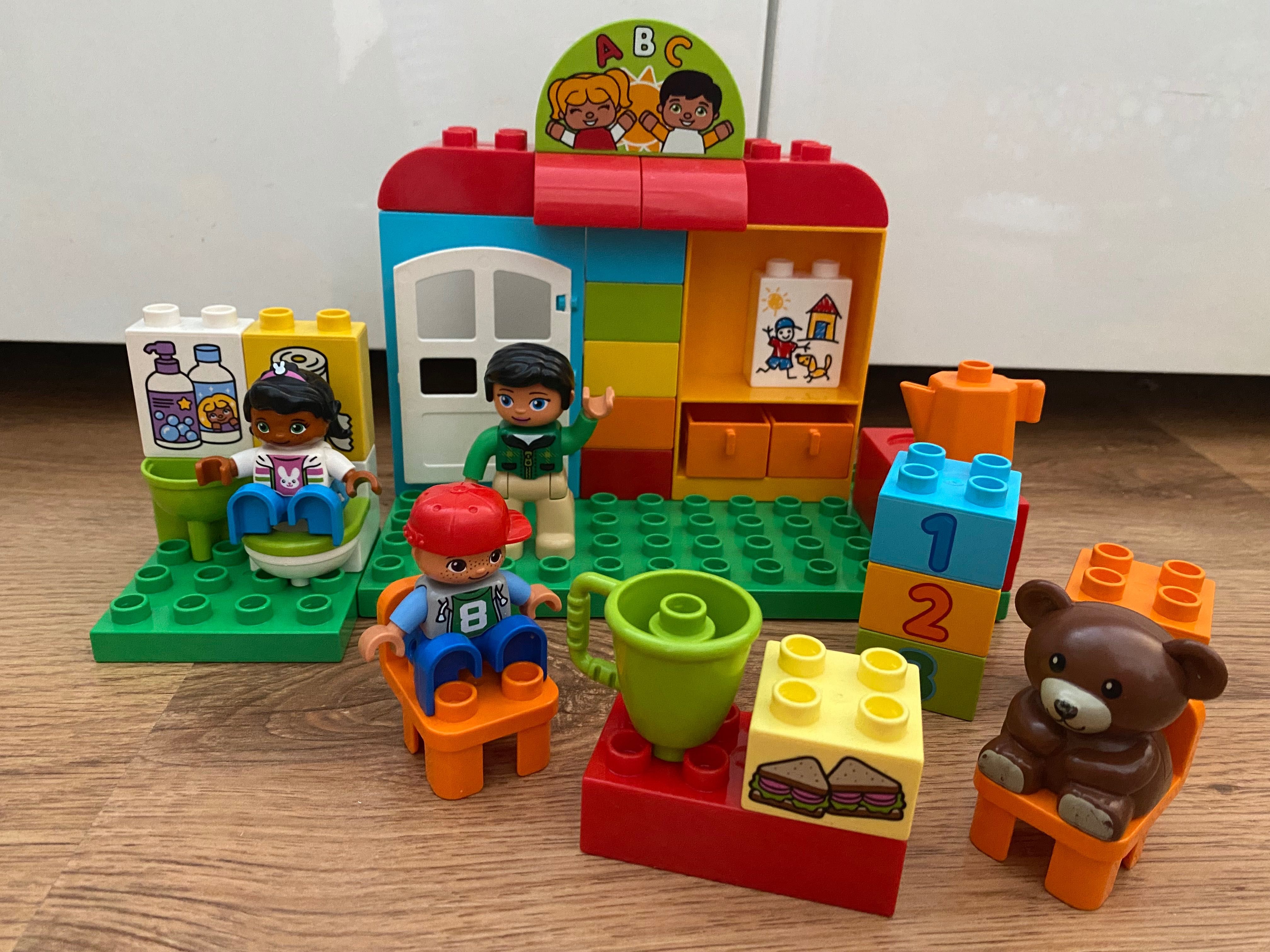 Zestaw Lego Duplo zwierzątka pociąg sklep przedszkole farma plac zabaw