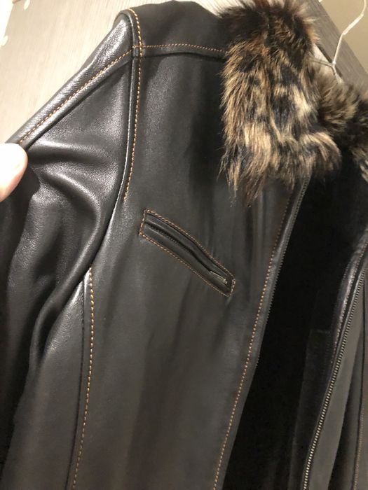 Шкіряна куртка з натуральним хутром
