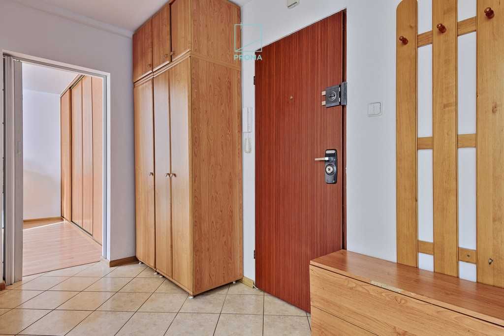 Wynajmę pokój 13m2, osobna widna kuchnia, mieszkanie 2 pok.