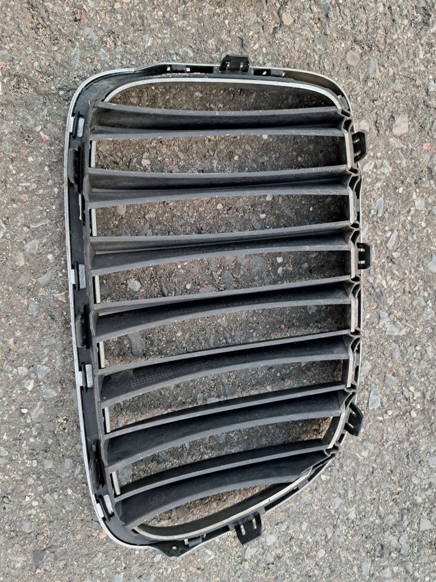 Atrapa gril komplet Bmw X1 E84 L+P