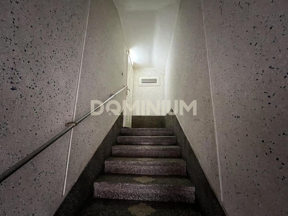 Продається комерційна будівля у м. Хуст