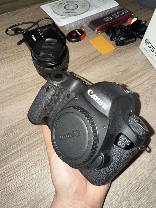Фотоапарат canon eos 6d з обʼєктивом 50mm f/1.4 кенон