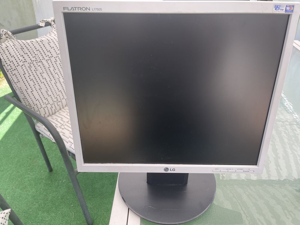 Monitor LG L1750SQ