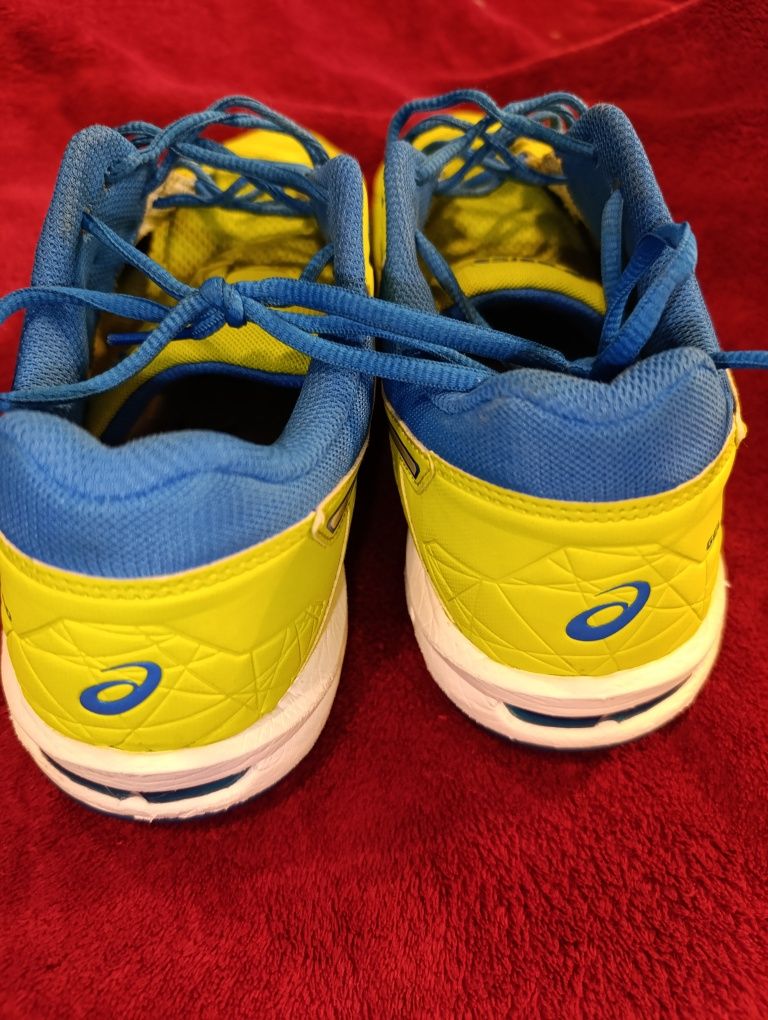 Asics 42 Asics buty do biegania 42 halówki  42 buty sportowe 42