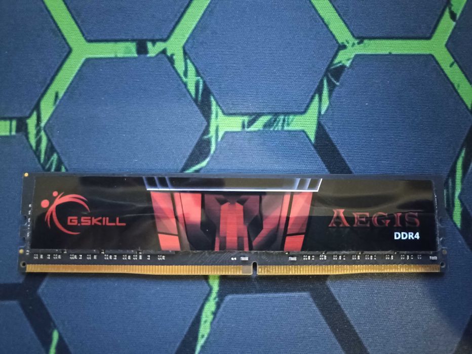 RAM G.Skill 16GB DDR4 2666MHz CL19 – Excelente estado