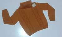 Camisola laranja com etiqueta