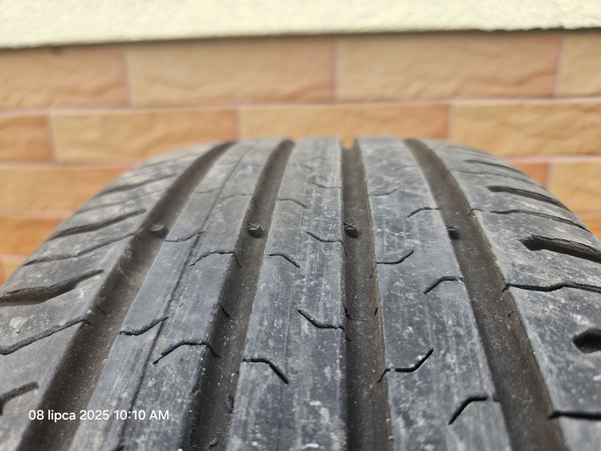 Opona pojedyncza letnia 205/60/r16 continental