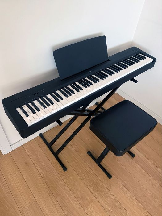 Piano Digital Yamaha P-145 e acessórios — impecável, como novo