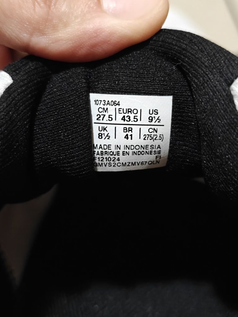 Кросівки ASICS Dynafeather для настільного тенісу