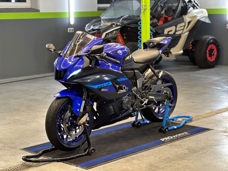 Yamaha R7 Yamaha R7 | A2 | Akrapovic | 2025 |