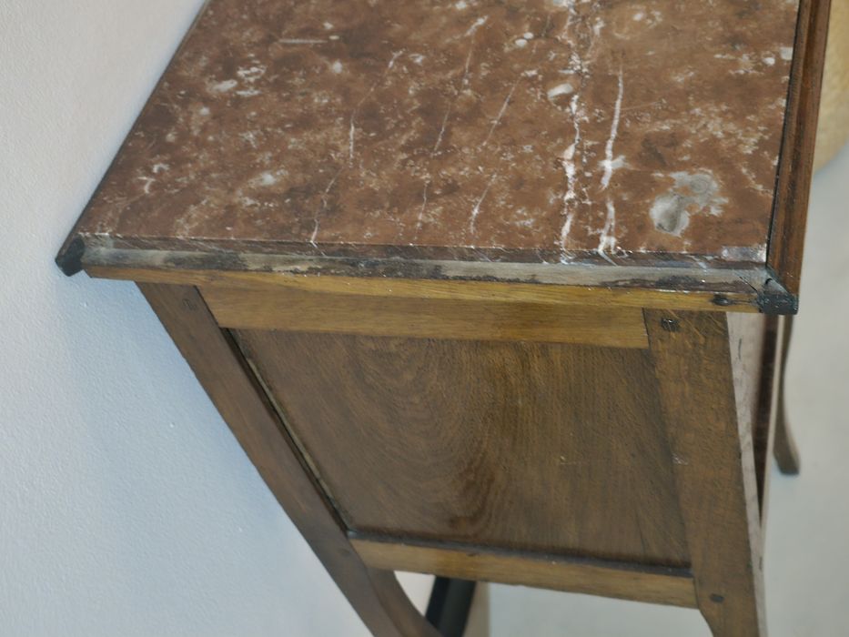 Stolik nocny drewniany,, nakastlik antyk, do renowacji