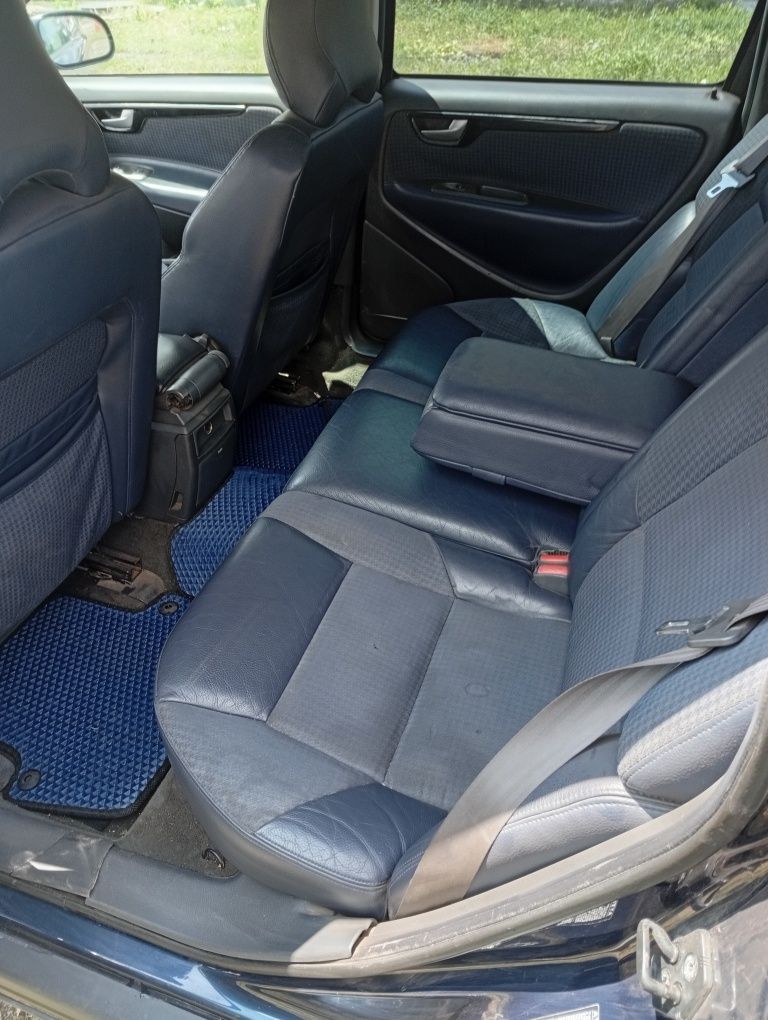 Продається volvo v70 D5