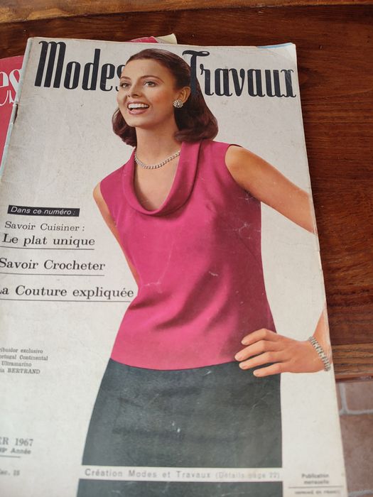 Três revistas antigas -modes & travaux