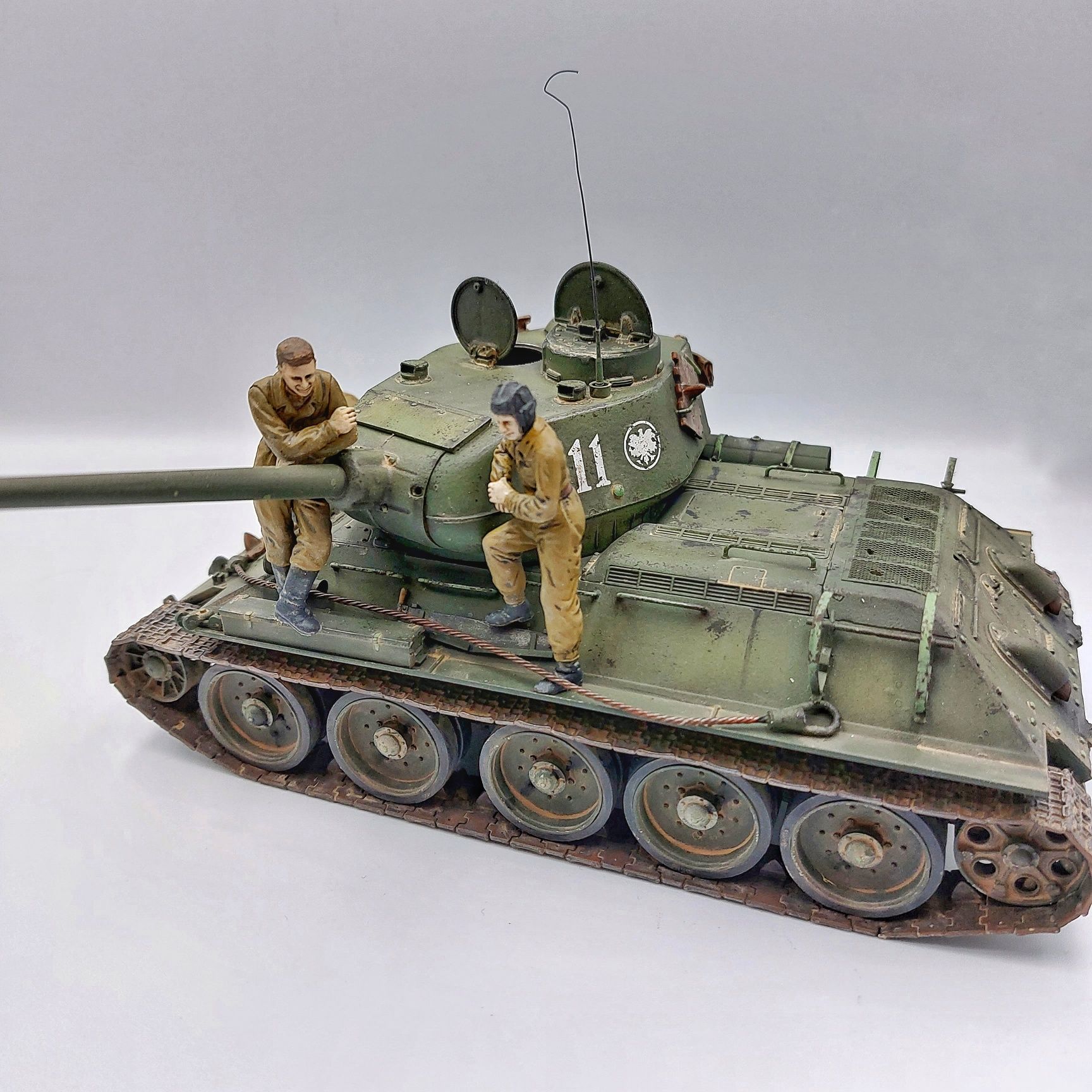 T-34/85 Model 1944 No.174 Factory 1/35