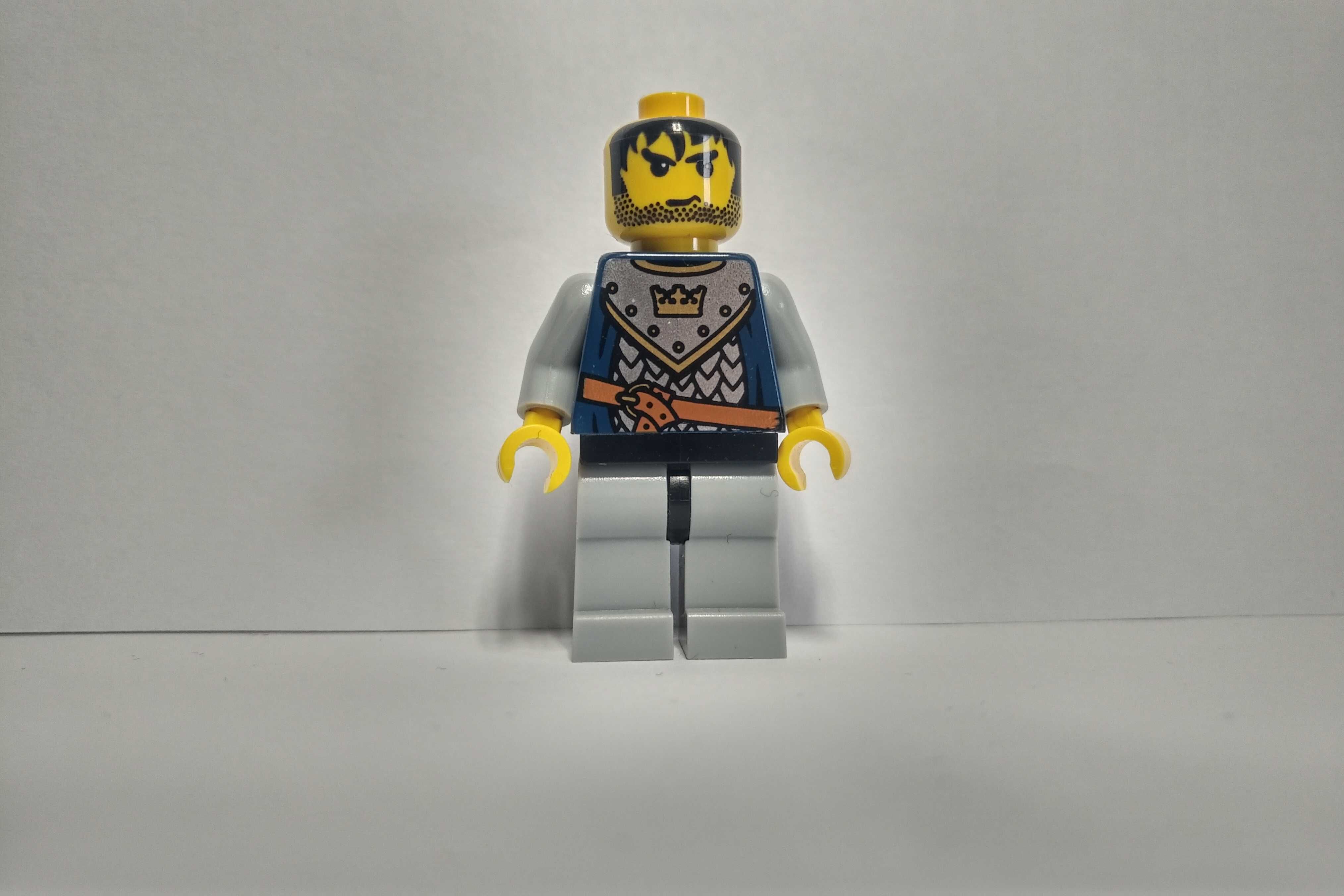 Lego Castle Zamek figurka cas360  - Crown Knight  rycerz koronny