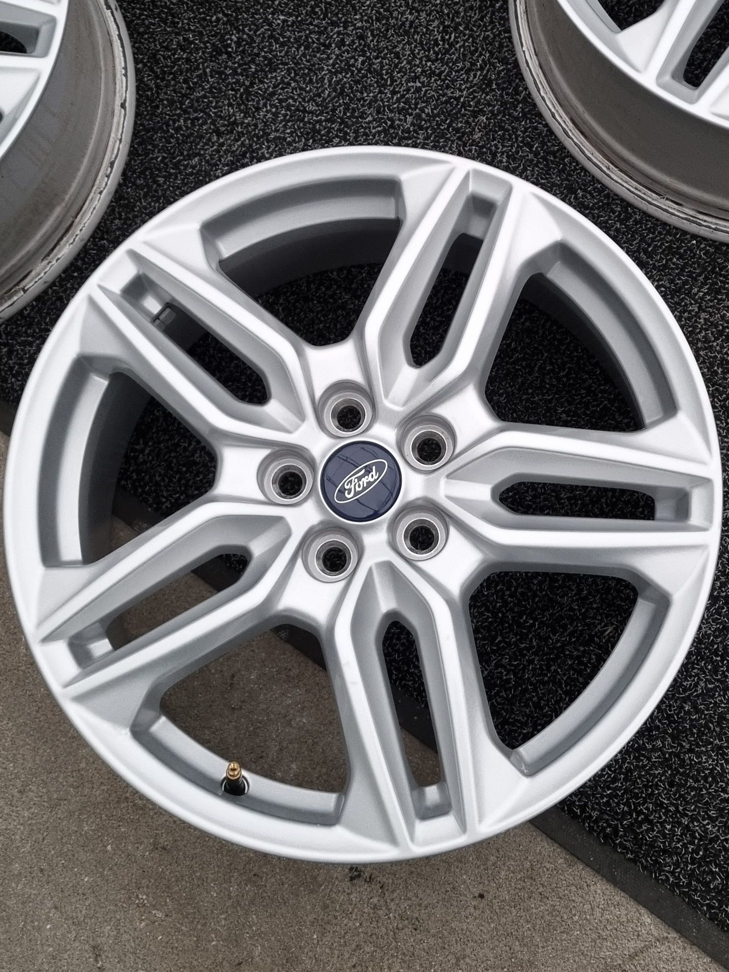 Felgi Alu 18" Ford S-Max Kuga Mondeo Focus C-Max 5x108 SuperStan Orygi