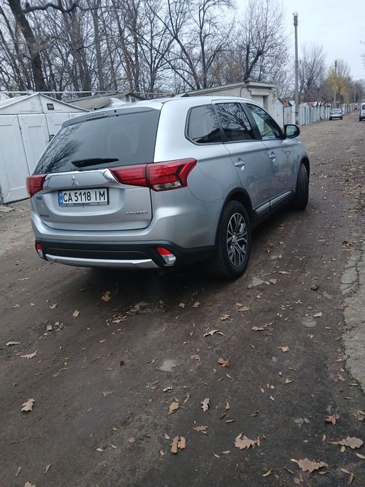 Продам Mitsubishi Outlander в чудовому  стані