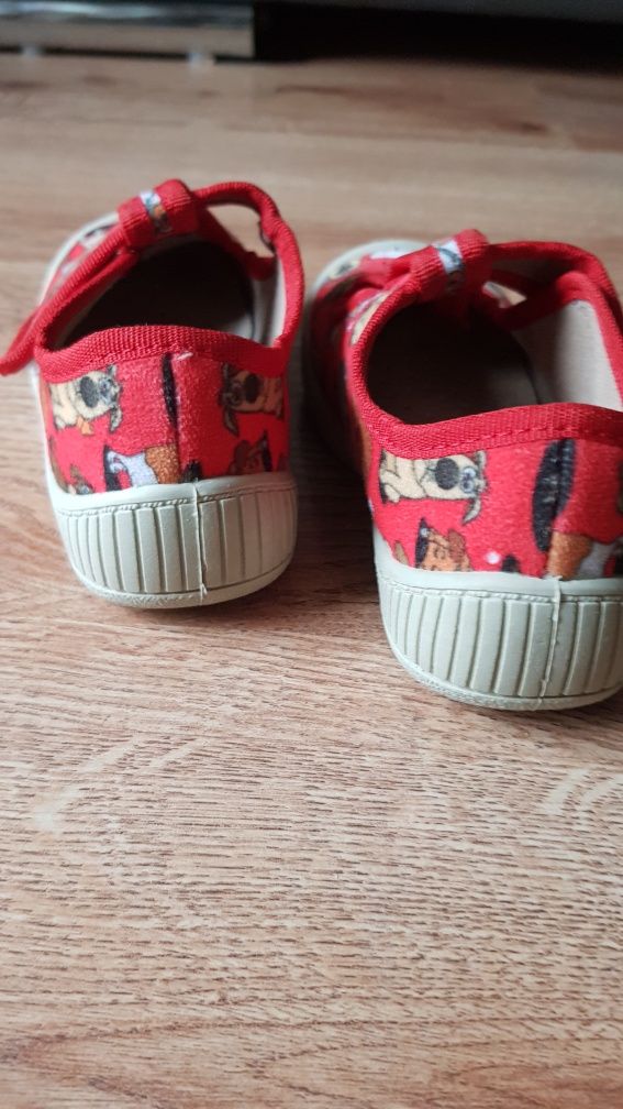 Kapcie przedszkole 27 buty zmienne czerwone chłopięce dziewczęce