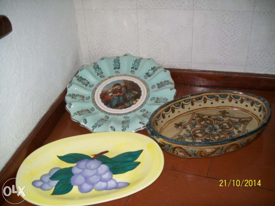 Artesanato do Algarve, prato azul ,,travessac, uvas