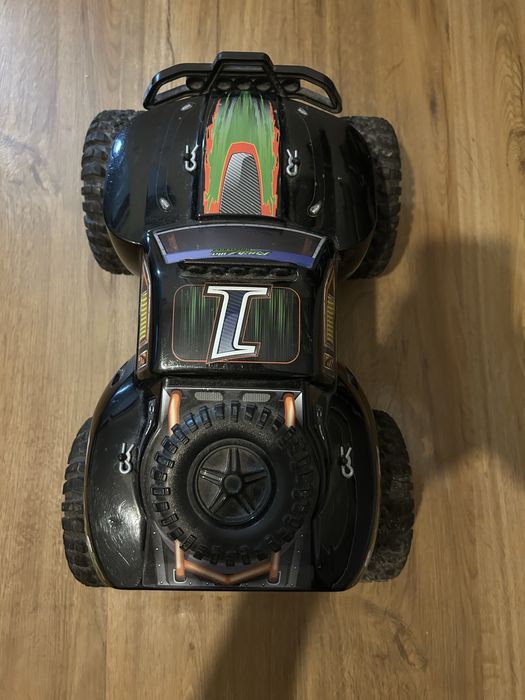 Carro telecomandado ( RC )