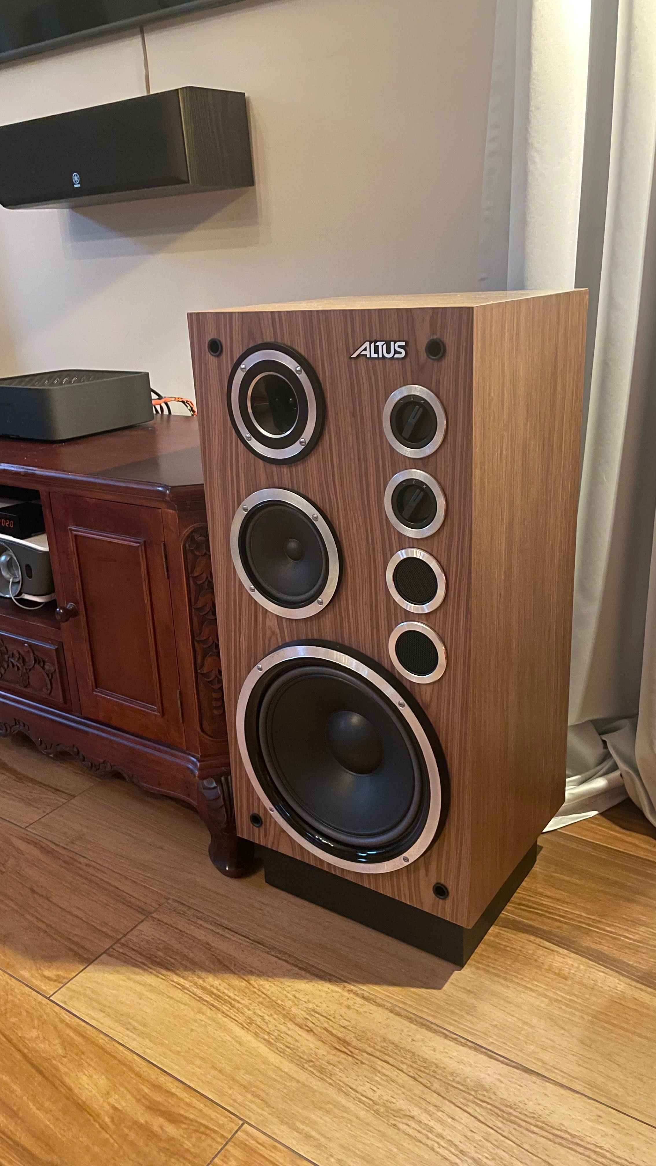 Altus 110 Tonsil