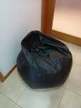 Puff de couro preto