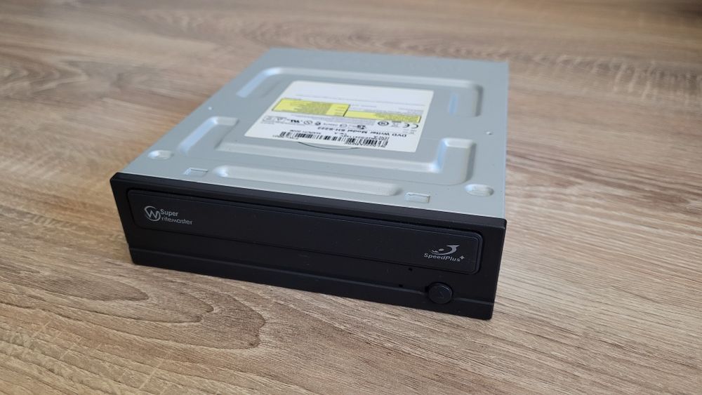 Tanie Napędy DVD / nagrywarki – 4 sztuki – po 20 zł / szt.