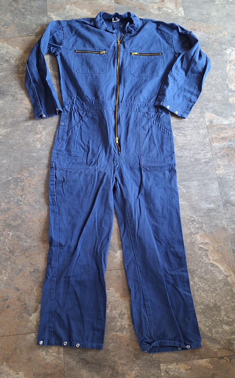 Nowy jednoczęściowy kombinezon roboczy r. M/L