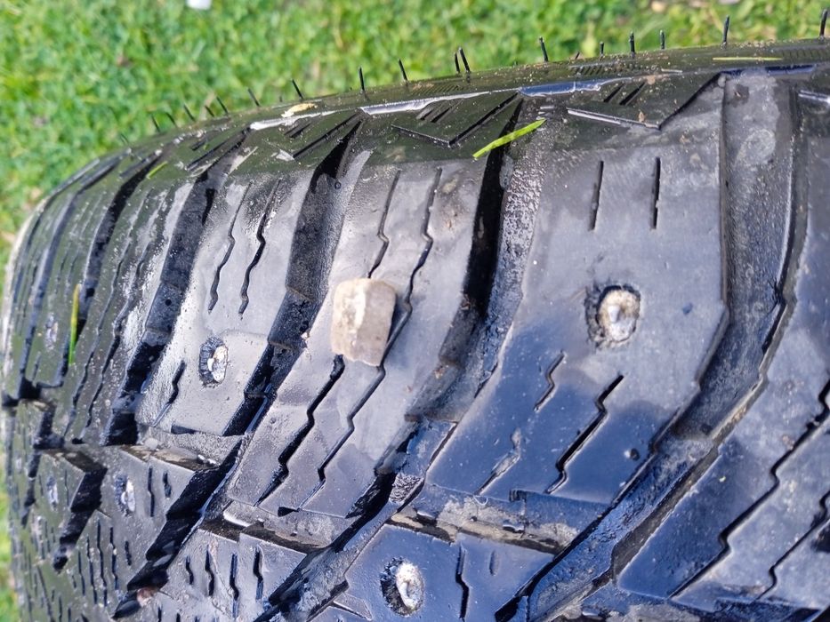 Зимова резина в хорошому стані. Комплект 18R