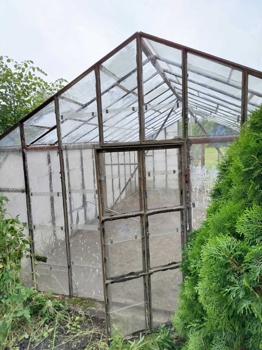 Szklarnia ogrodowa 5,70x3,30m wysokość 2,40m. Stal, szkło. Dwa wejścia