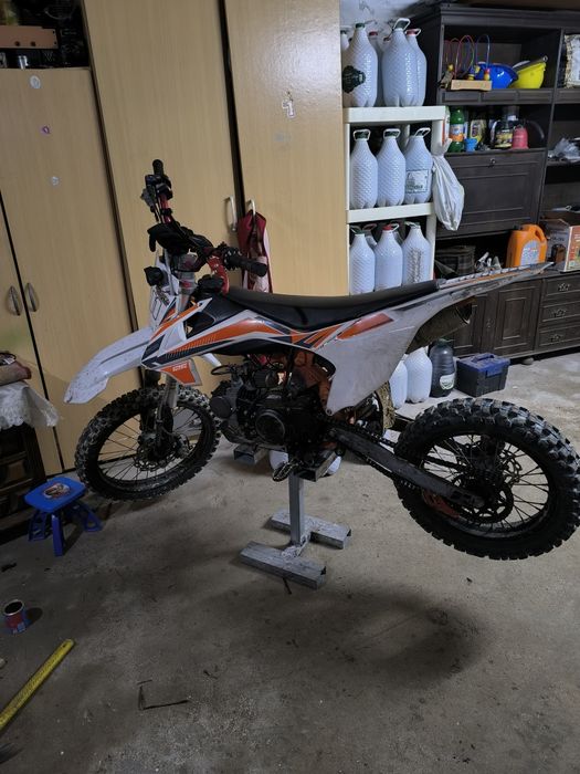 Vendo ou troco por mota de monte