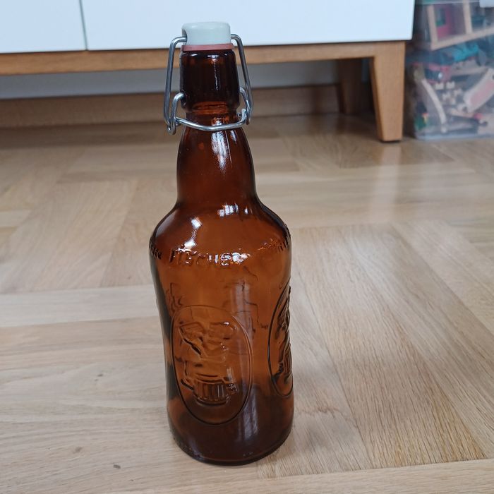 Szklana butelka korek