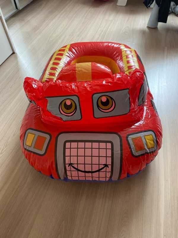 Auto strażackie dmuchane na basen
