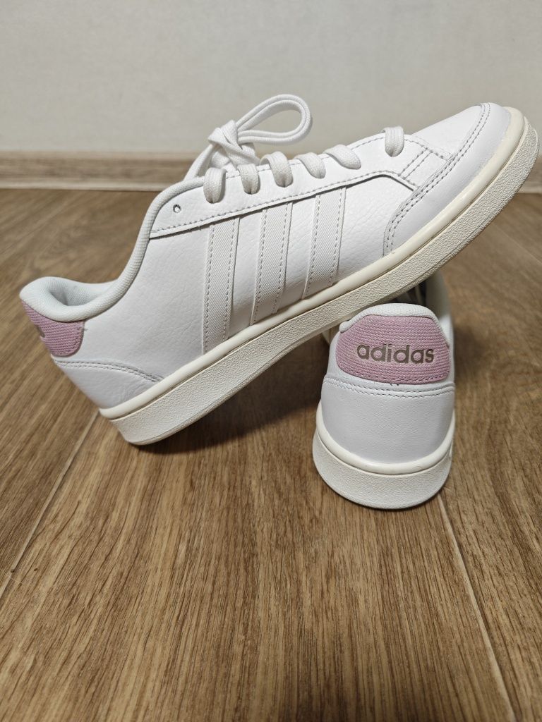 Жіночі Adidas Grand Court