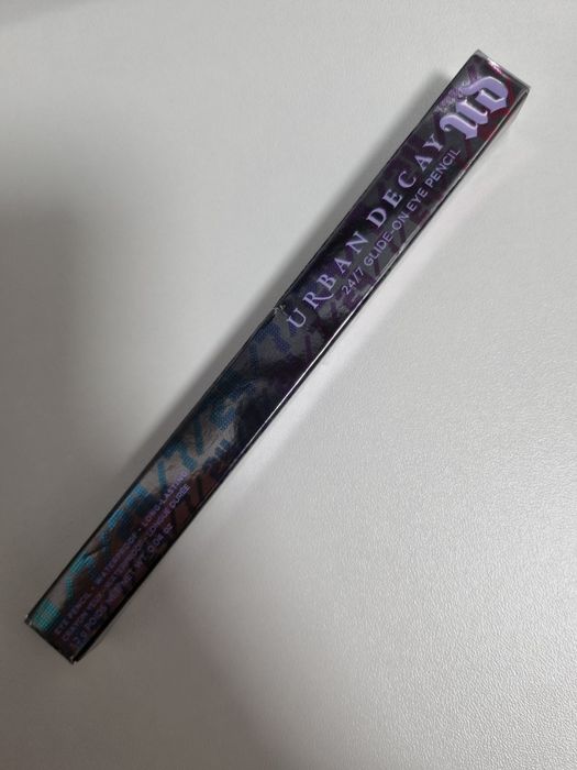 Urban Decay Glide on 24/7 eyeliner Tootsie